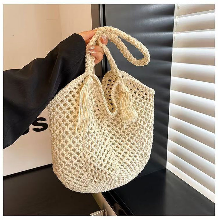 Handcrafted straw bag with tassels Stornfield