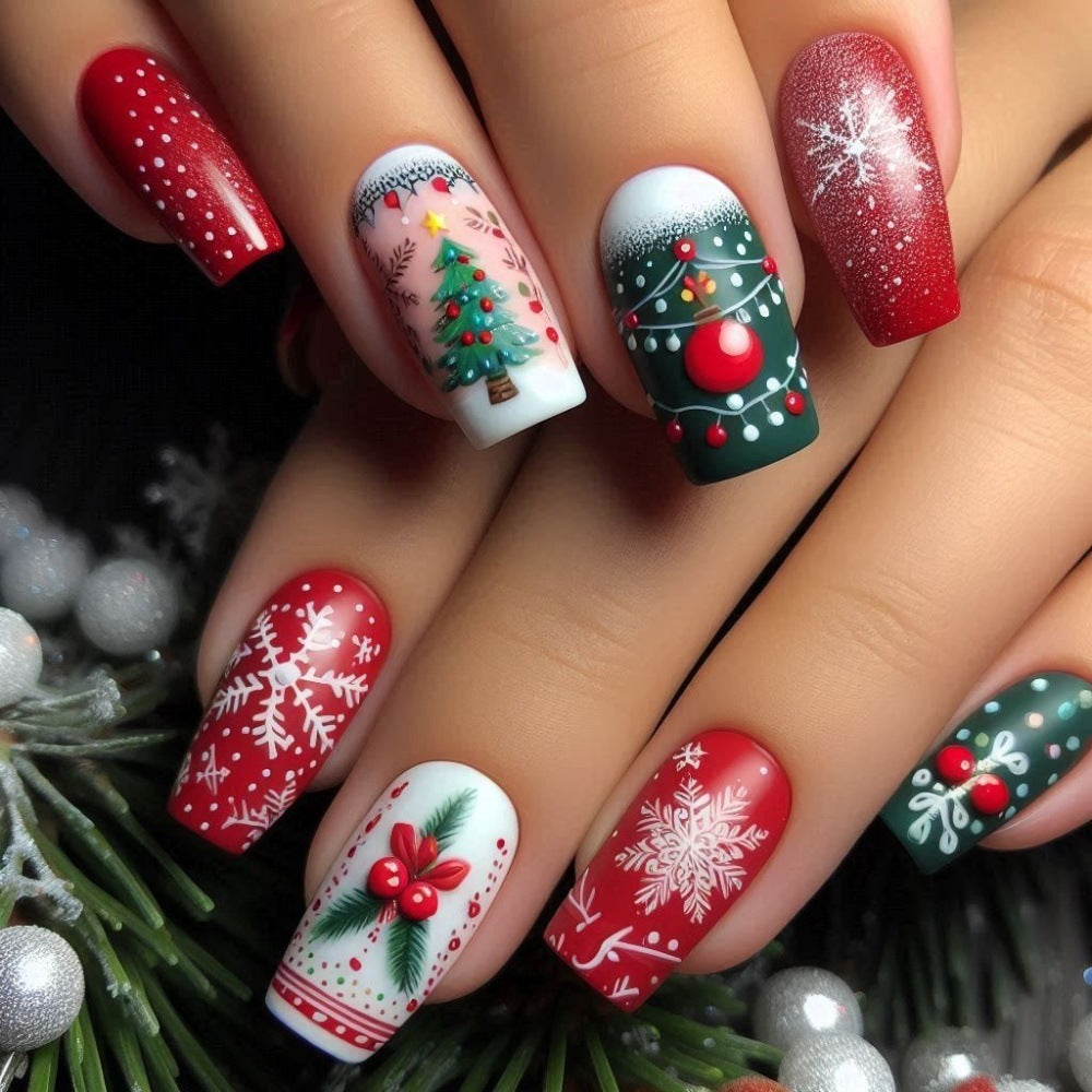 Festive artificial nails in Christmas design Stornfield