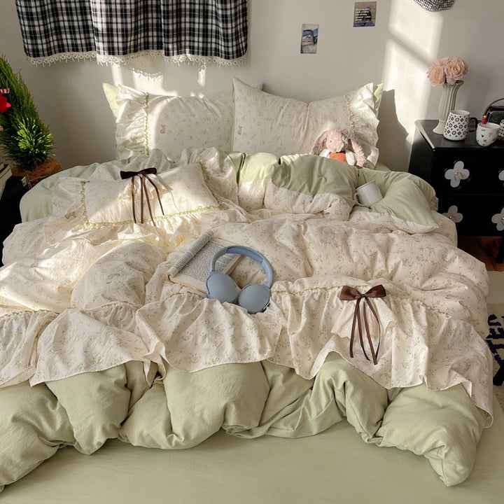 Ruffled Floral Patterned Duvet Set