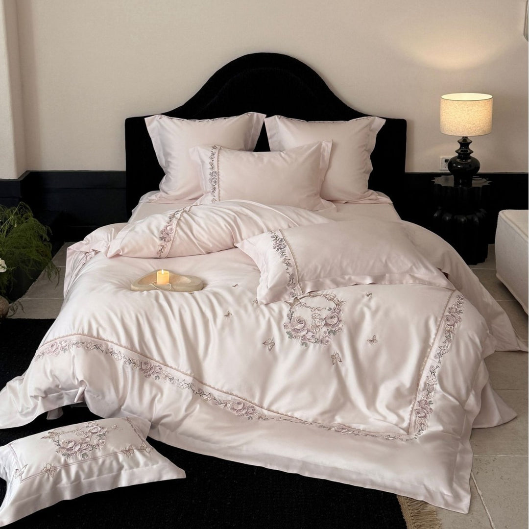 Embroidered Satin-Effect Luxury Duvet Cover Set with Floral Wreath and Pillow Shams
