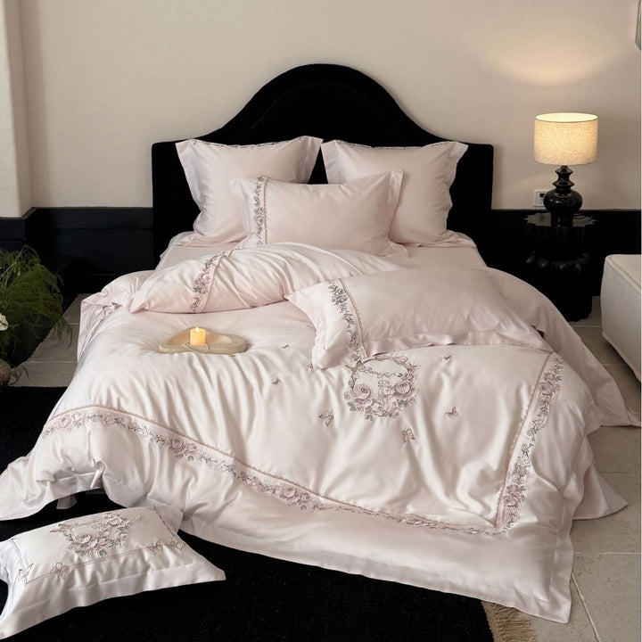 Embroidered Satin-Effect Luxury Duvet Cover Set with Floral Wreath and Pillow Shams