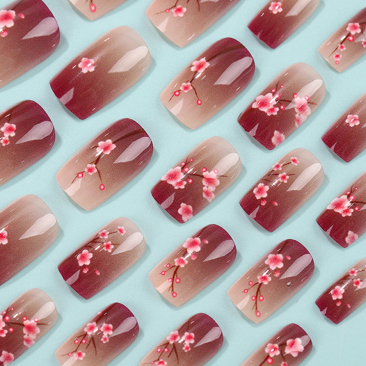 Artificial nails set with floral accents Stornfield