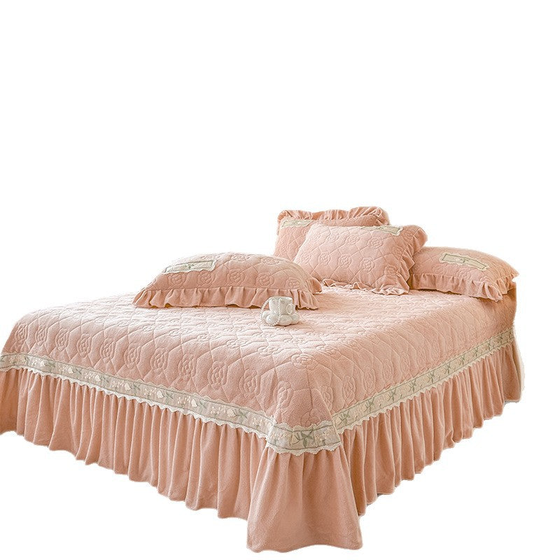 Cozy Floral Embroidered Bedspread Set