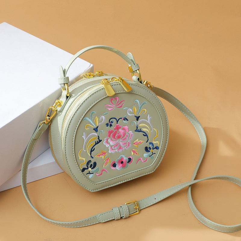 Vintage Floral Embroidered Handbag Stornfield