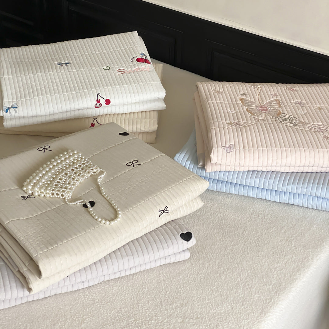 Quilted Lightweight Bedspread Set with Subtle Channel Stitching & Embroidered Mini Motifs