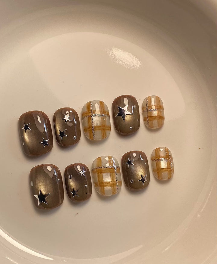 Artistic Press-On Nail Art Set with Star and Grid Designs