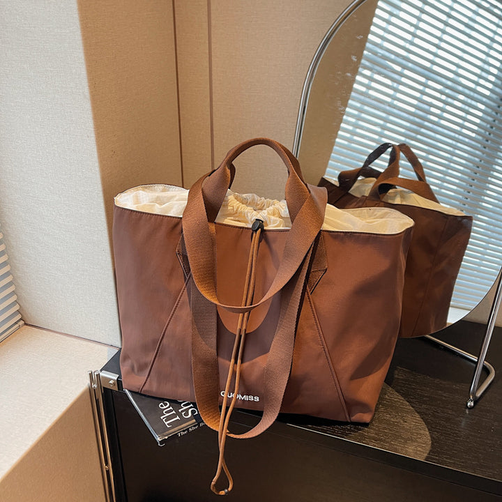 Sporty Travel Bag With Innovative Inner Pocket Stornfield
