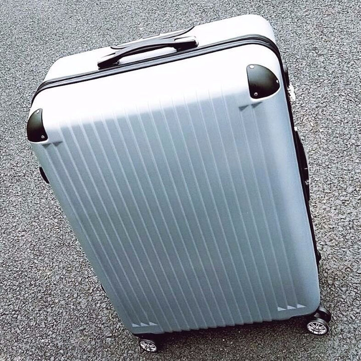 Hard-shell suitcase with quiet 360-degree wheels Stornfield