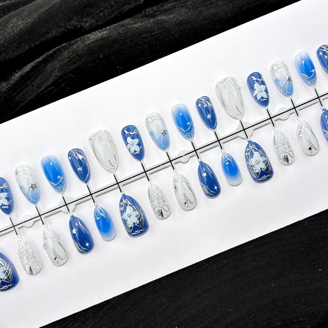 Elegant Polka Dot and Lace Press-On Nail Set
