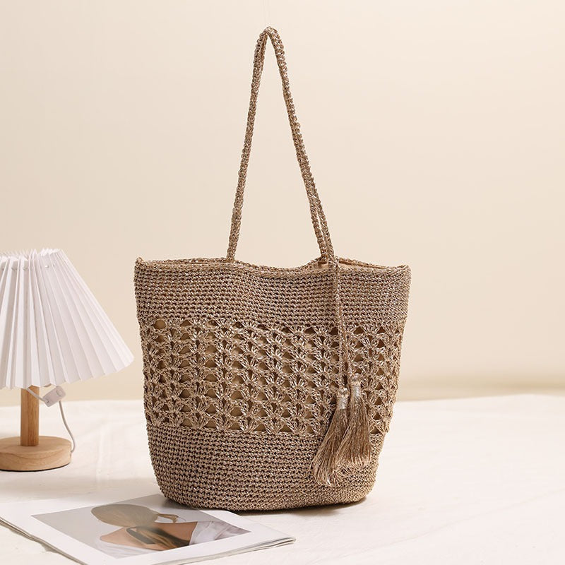 Crocheted tote bag with elegant tassels Stornfield