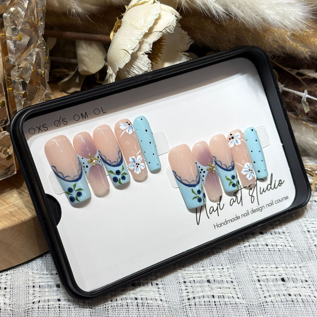 Artistic Press-On Nail Set with Floral and Geometric Design Stornfield