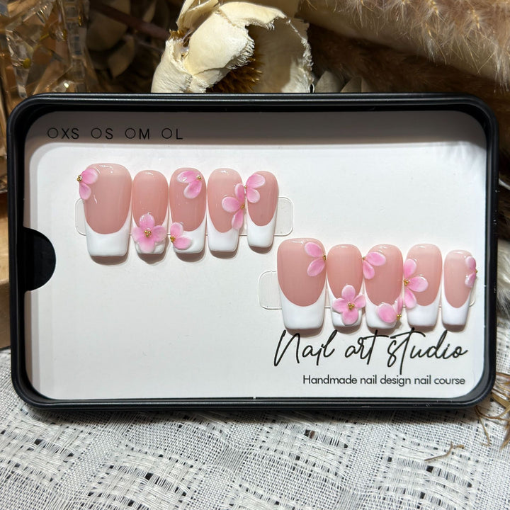 Floral Embellished Press-On Nail Set Stornfield