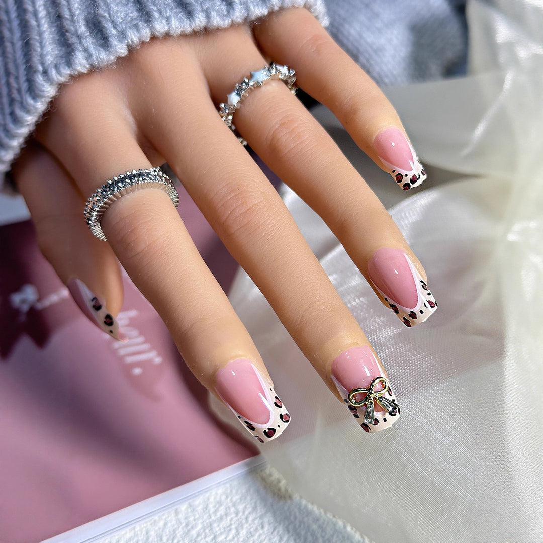 Artificial Nails with Elegant Bow Decoration Stornfield