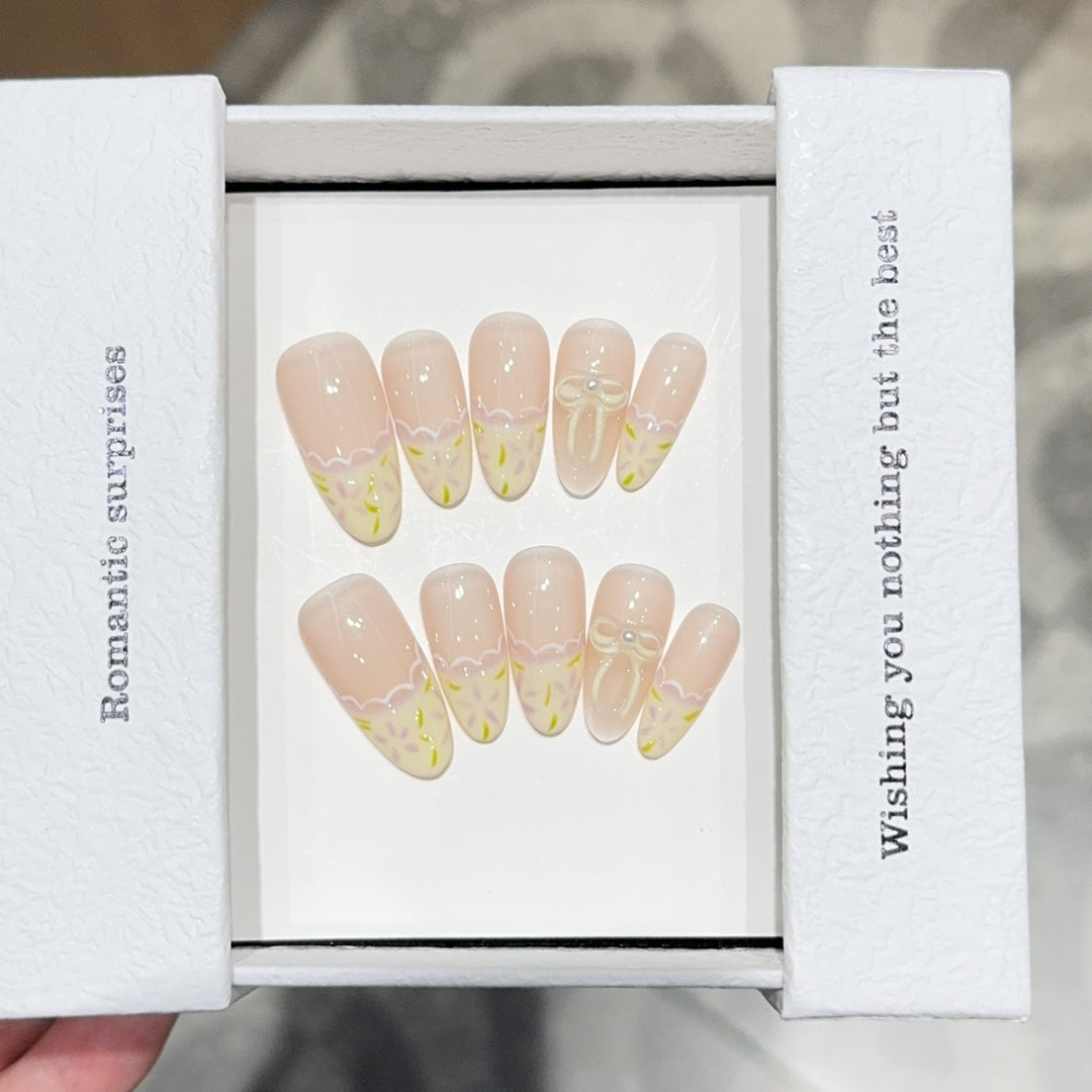 Artificial nails with romantic floral designs Stornfield