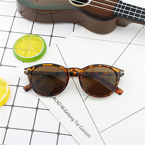 Women's fashionable round sunglasses with elegant plastic frame Stornfield
