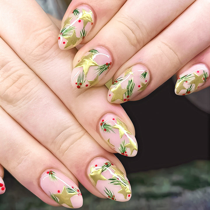 Festive Holiday-Themed Nail Art Design Stornfield