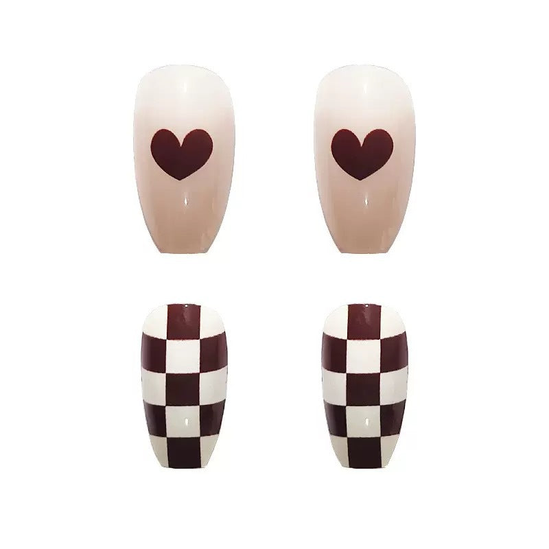 Artificiaal nail set with stylish and fashionable accents Stornfield