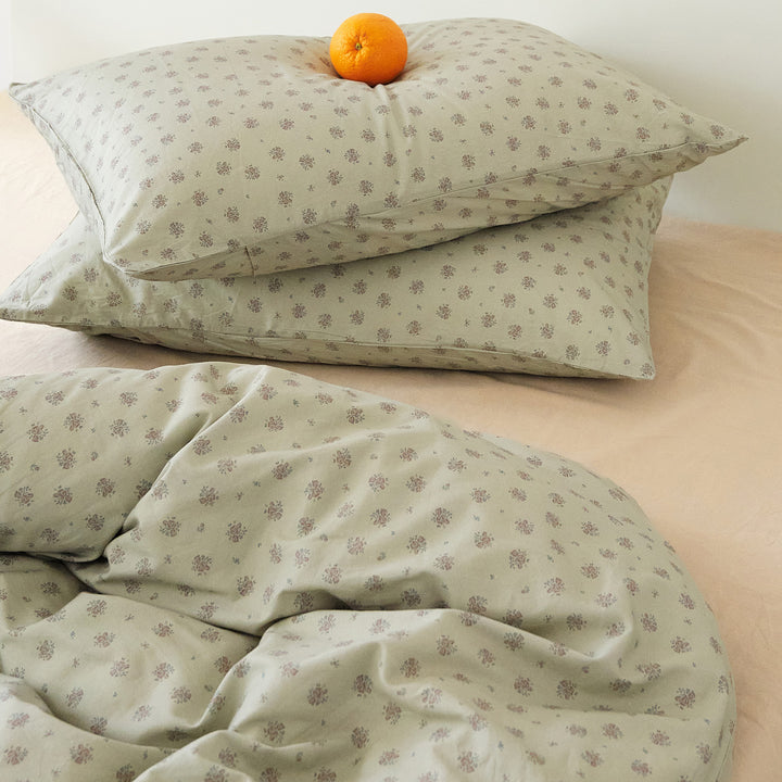 Bedding set made of cotton satin with large polka dot pattern