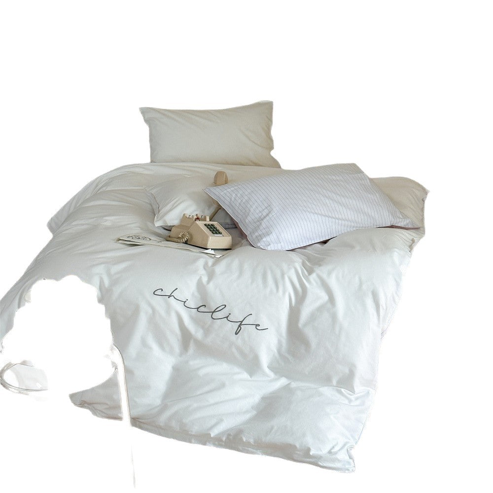Bedding set made of cotton satin with Chilllife embroidery, extra soft touch and reversible pillowcases