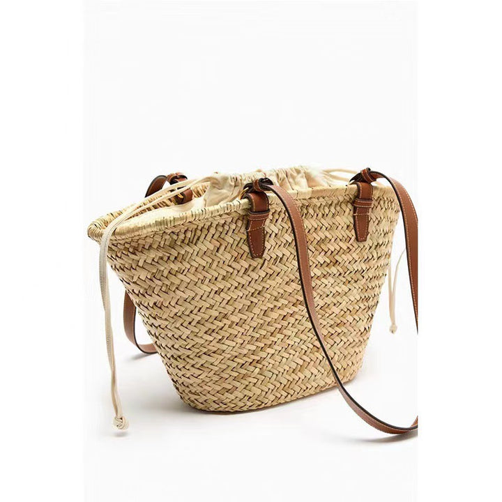 Elegant braided tote bag with leather handles Stornfield