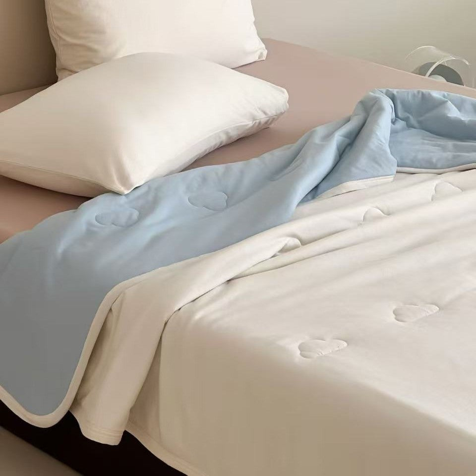 Bedding set made of breathable cotton percale with light stonewash