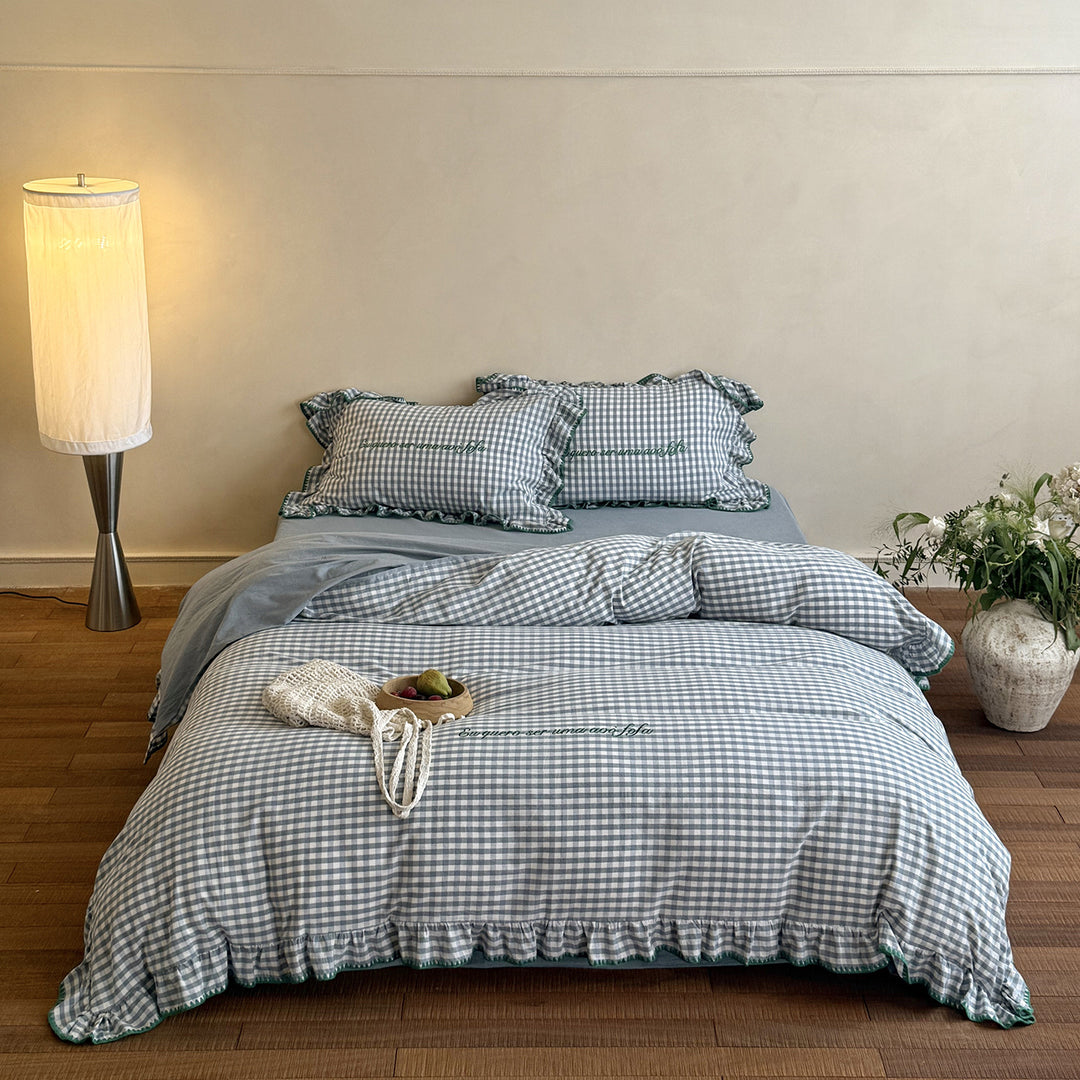 Combed cotton bedding set with Vichy check, ruffle frills and subtle embroidery