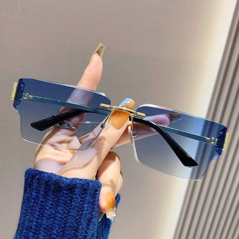 Women's fashionable square sunglasses with luxurious frame and polarized lenses Stornfield