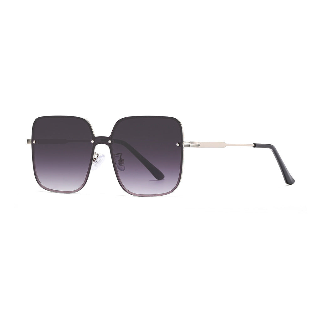 Women's sunglasses in an eccentric square design with a high-quality metal frame Stornfield