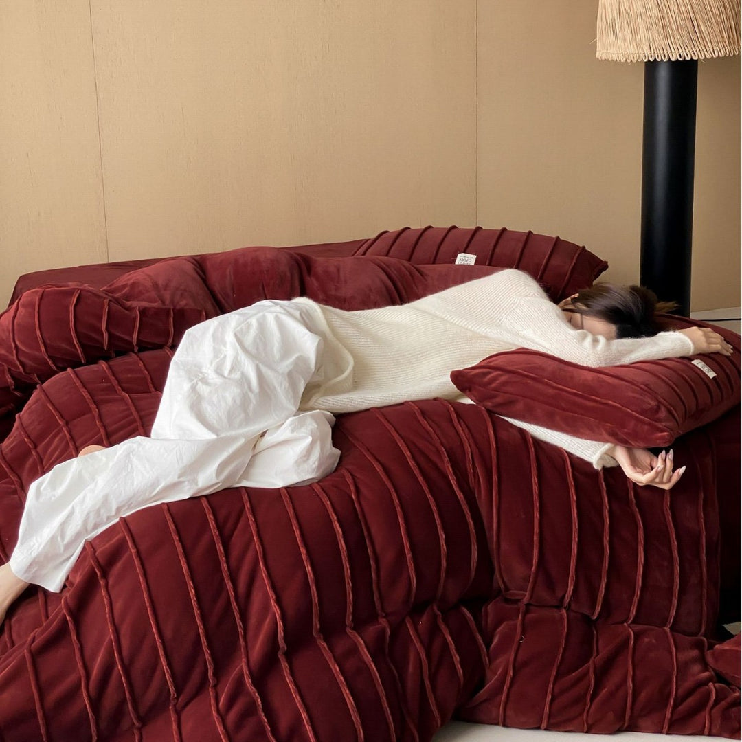 Bedding set with vertical textured piping and soft velvet look