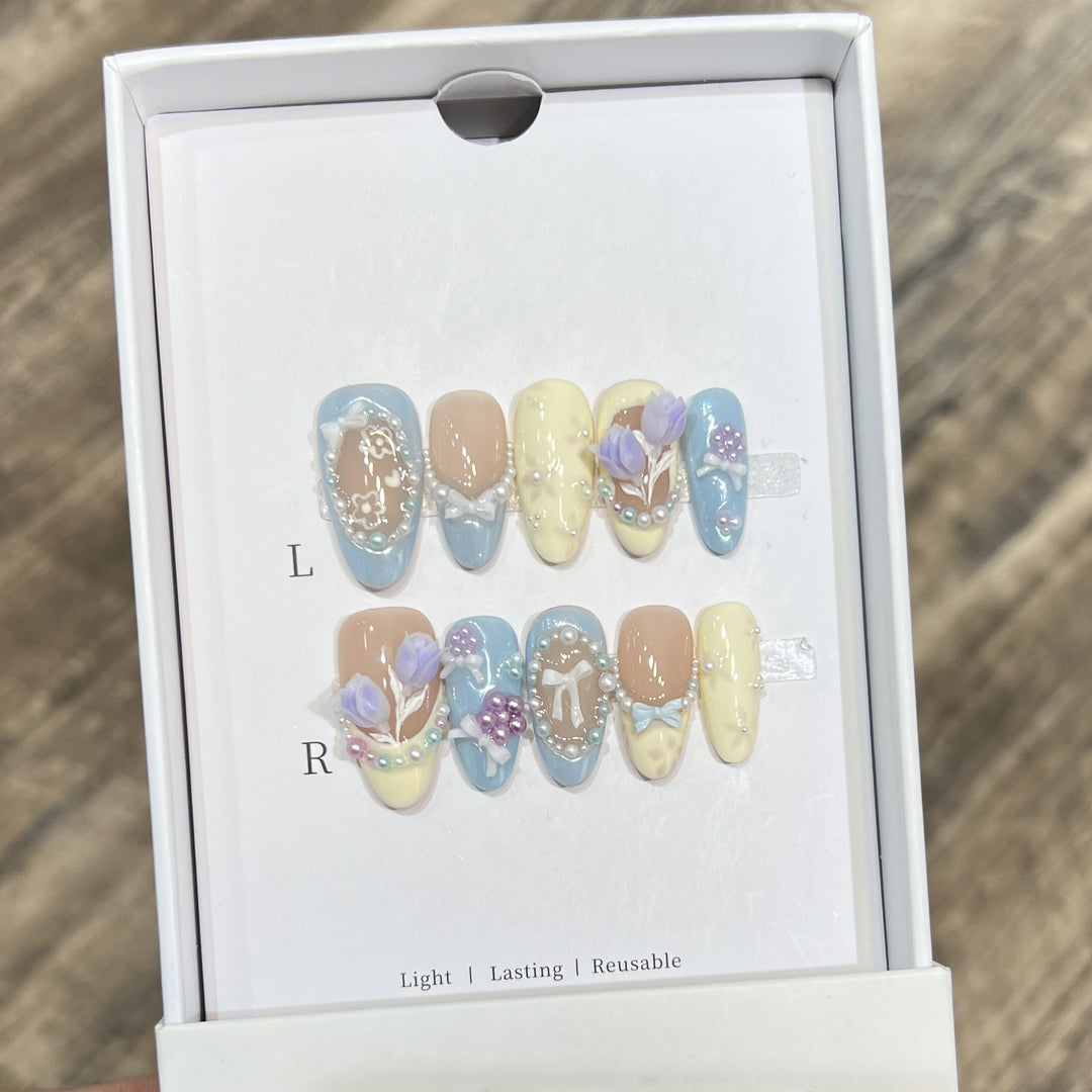 Artistic Floral-Accent Press-On Nails Stornfield