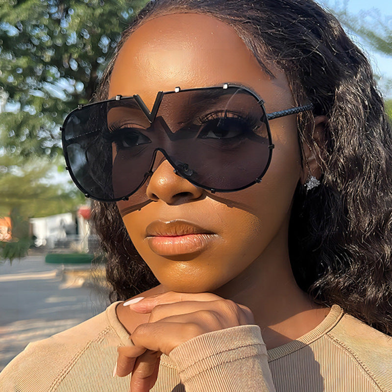 Women oversized goggles in futuristic design Stornfield
