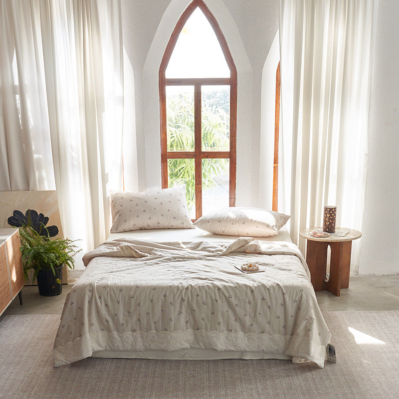Ladies elegant bedspread with delicate floral pattern Stornfield