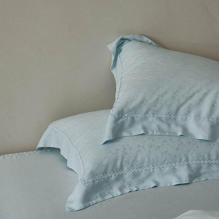 Washed-Linen Cotton Jacquard Duvet Cover Set with Scalloped Sham Trim
