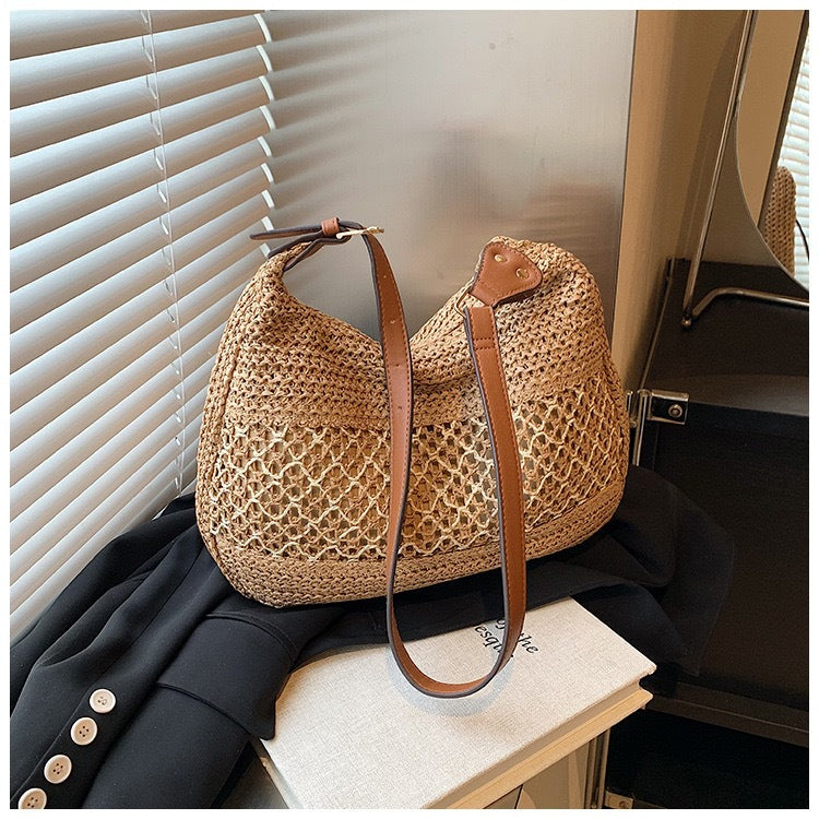 Shoulder bag made of high-quality natural material with woven design Stornfield