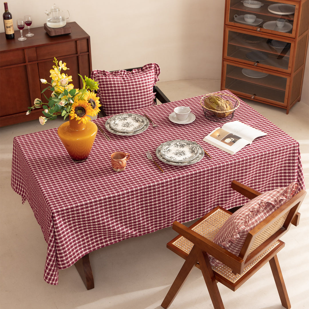 Checkered flannel tablecloth made of cotton blend with soft texture Stornfield