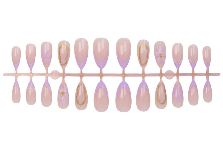 Artificial nail set with delicate floral decorations and elegant shine Stornfield