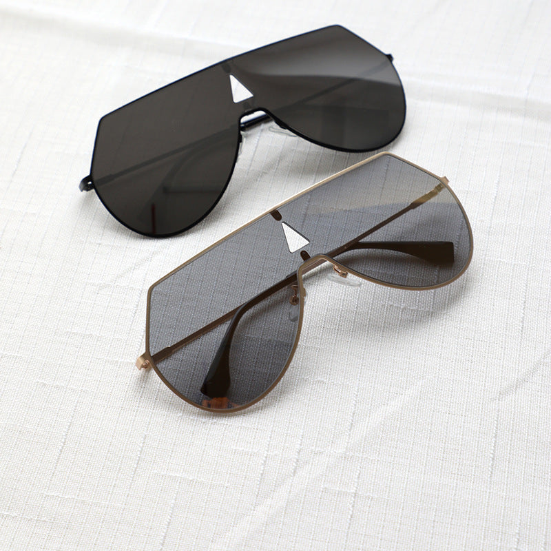 Women's futuristic oversized sunglasses with protective metal frame Stornfield