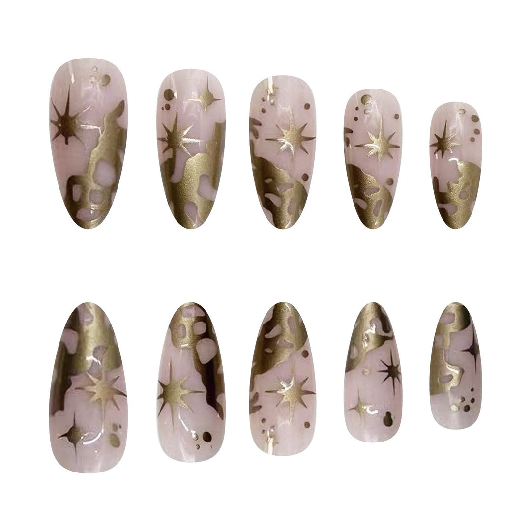 Trendy artificial nail tips with luxurious gold accents Stornfield