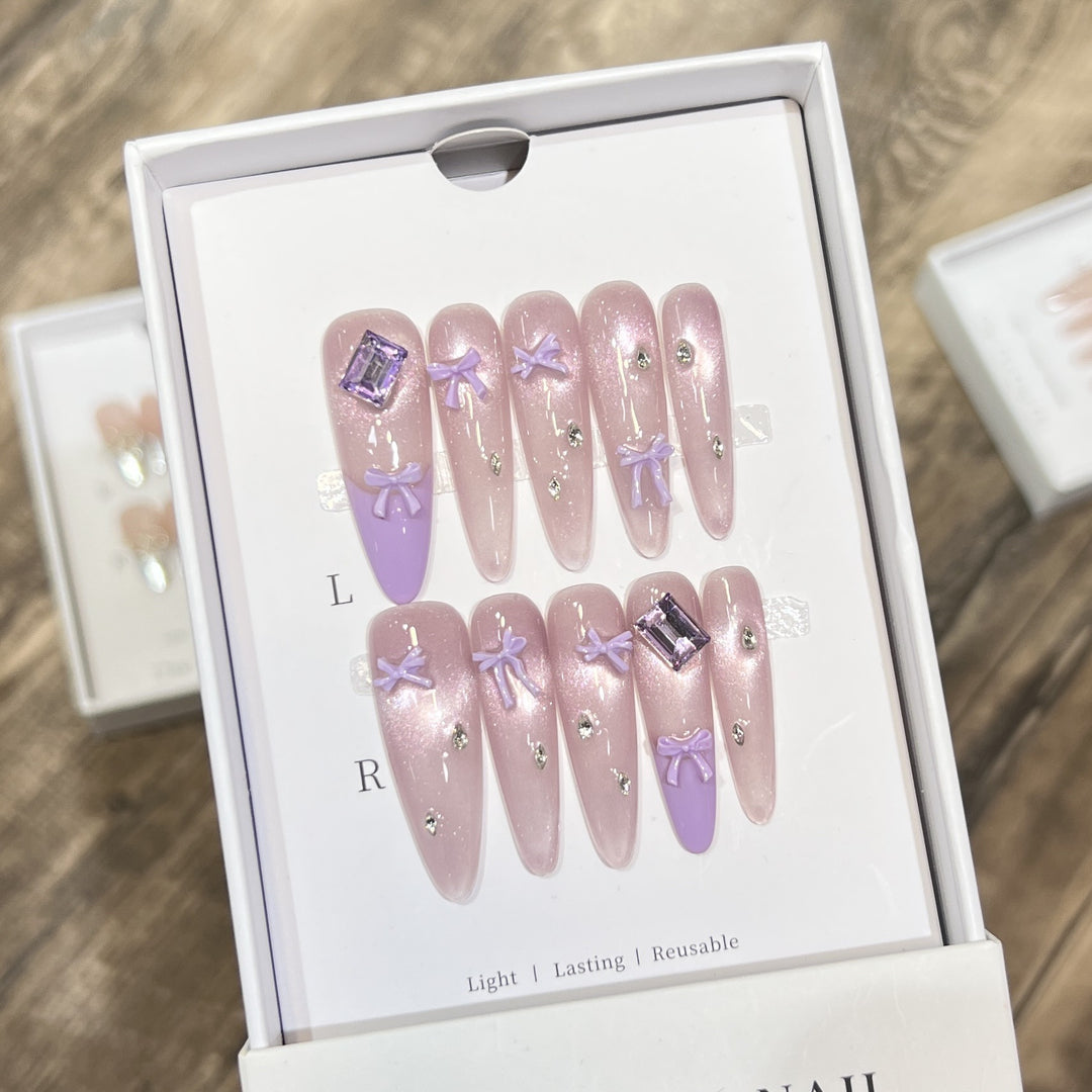 Elegant Handcrafted Press-On Nail Art Set Stornfield