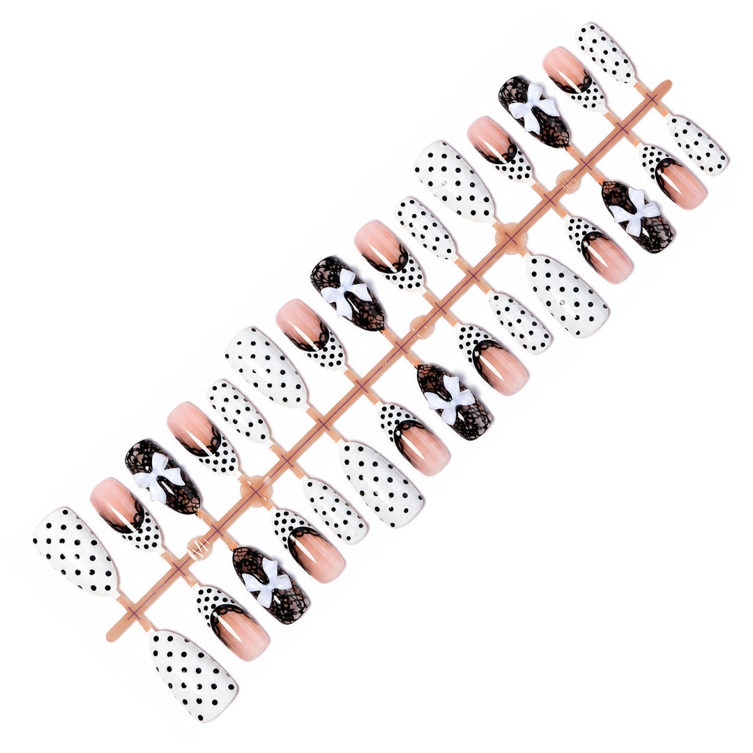 Artificial nail set with elegant tip design Stornfield