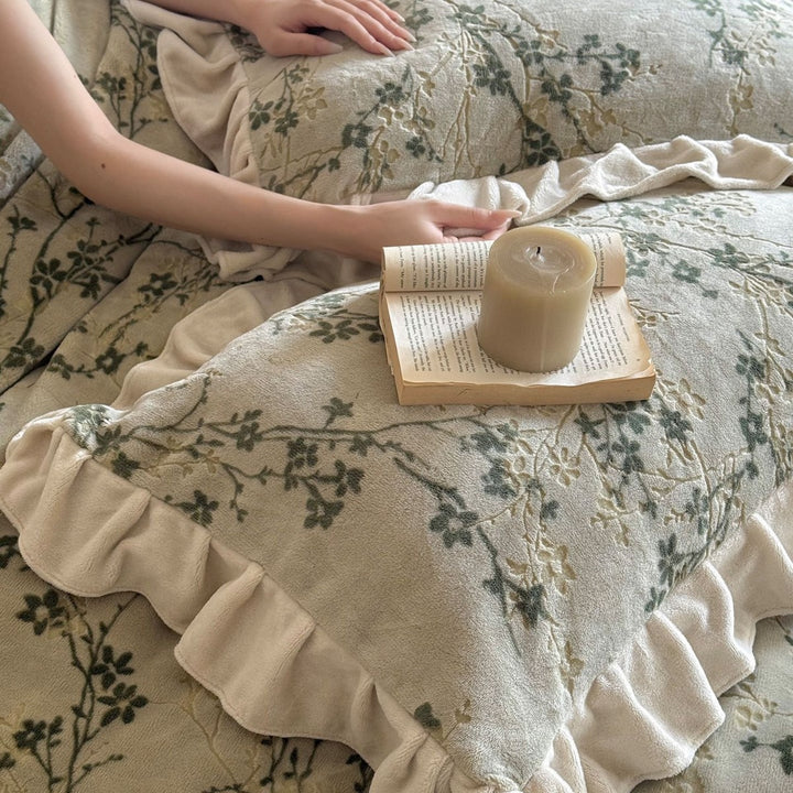 Reversible Floral-Print Cotton Duvet Cover Set with Ruffled Shams and Lace-Trim Bed Skirt