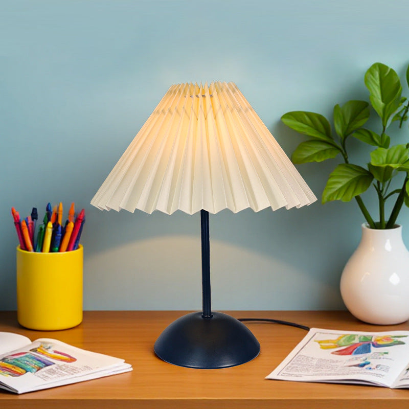 Elegant Pleated Desk Lamp
