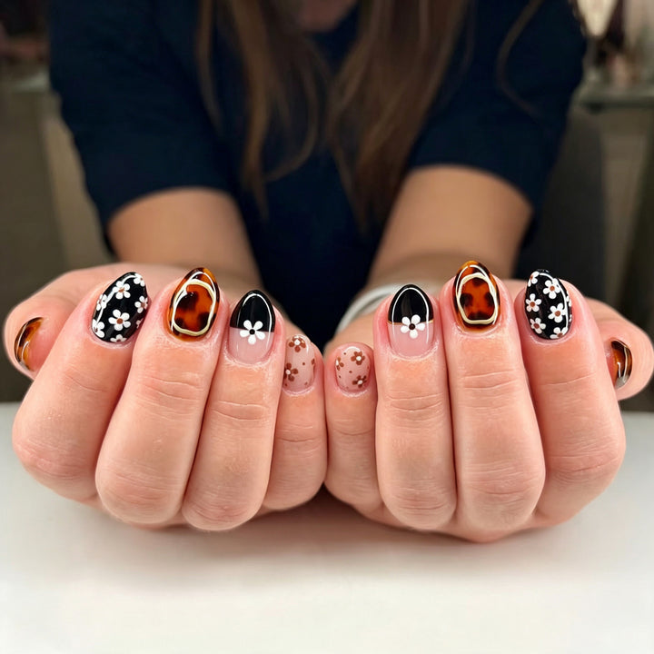 Artistic Press-On Nail Art Set with Floral Designs Stornfield