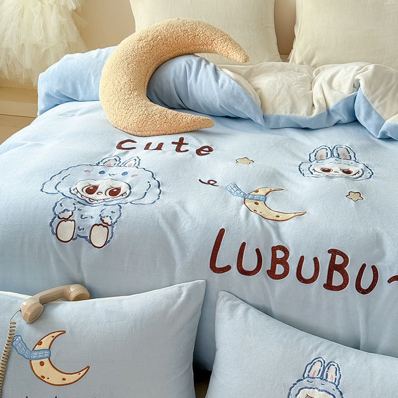 Children's bedding set with cuddly fleece blanket and pillowcases bunny motif