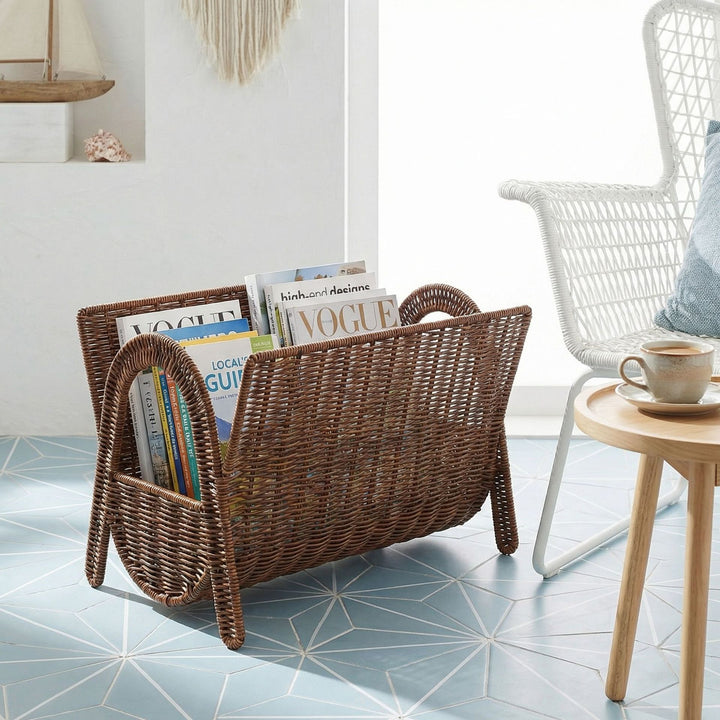 Stylish magazine holder made of woven material Stornfield