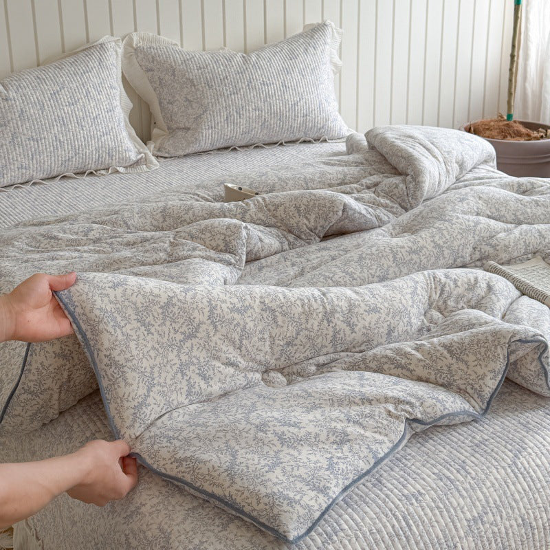 Quilted Cotton-Blend Light Comforter with Botanical Micro-Print and Contrast Piped Edge