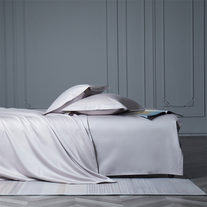 Cooling satin bedding set with anti-wrinkle finish and concealed zipper