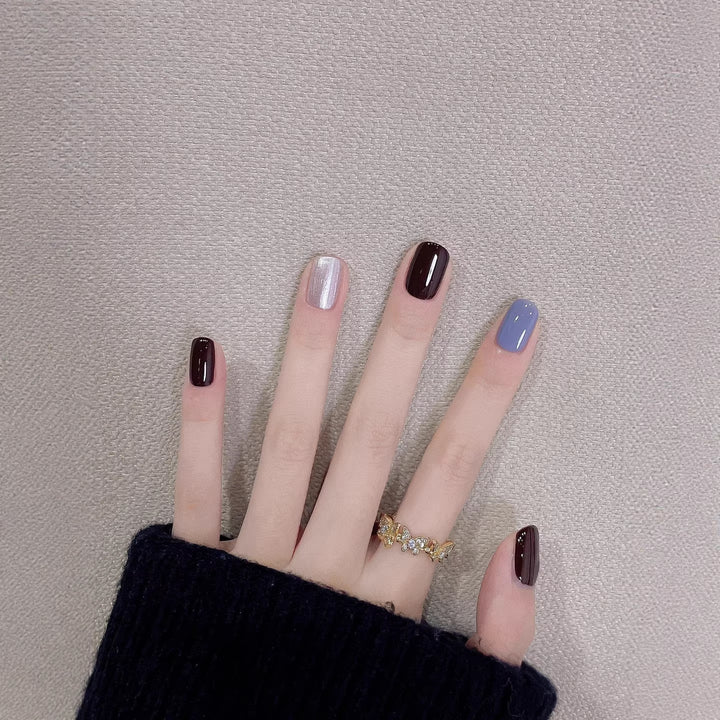 Chic Press-On Nail Set