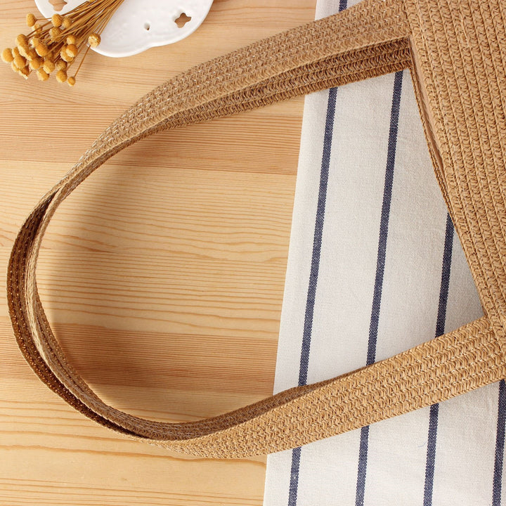 Generous handbag made of hand-knotted natural material Stornfield