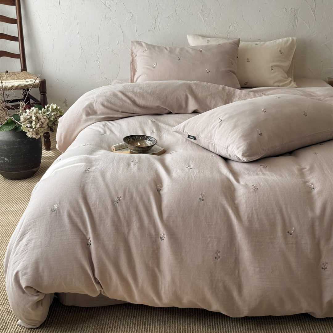 Embroidered Small-Scatter Floral Linen-Cotton Duvet Cover Set with Pillowcases